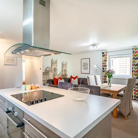 아파트 Monkgate Cloisters